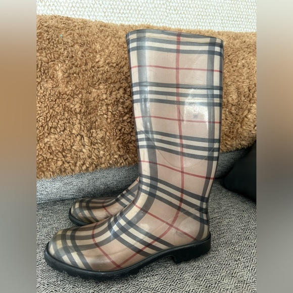 BURBERRY NOVA CHECK RUBBER RAIN BOOTS WOMEN SIZE 8.5/ 39 - Picture 5 of 8